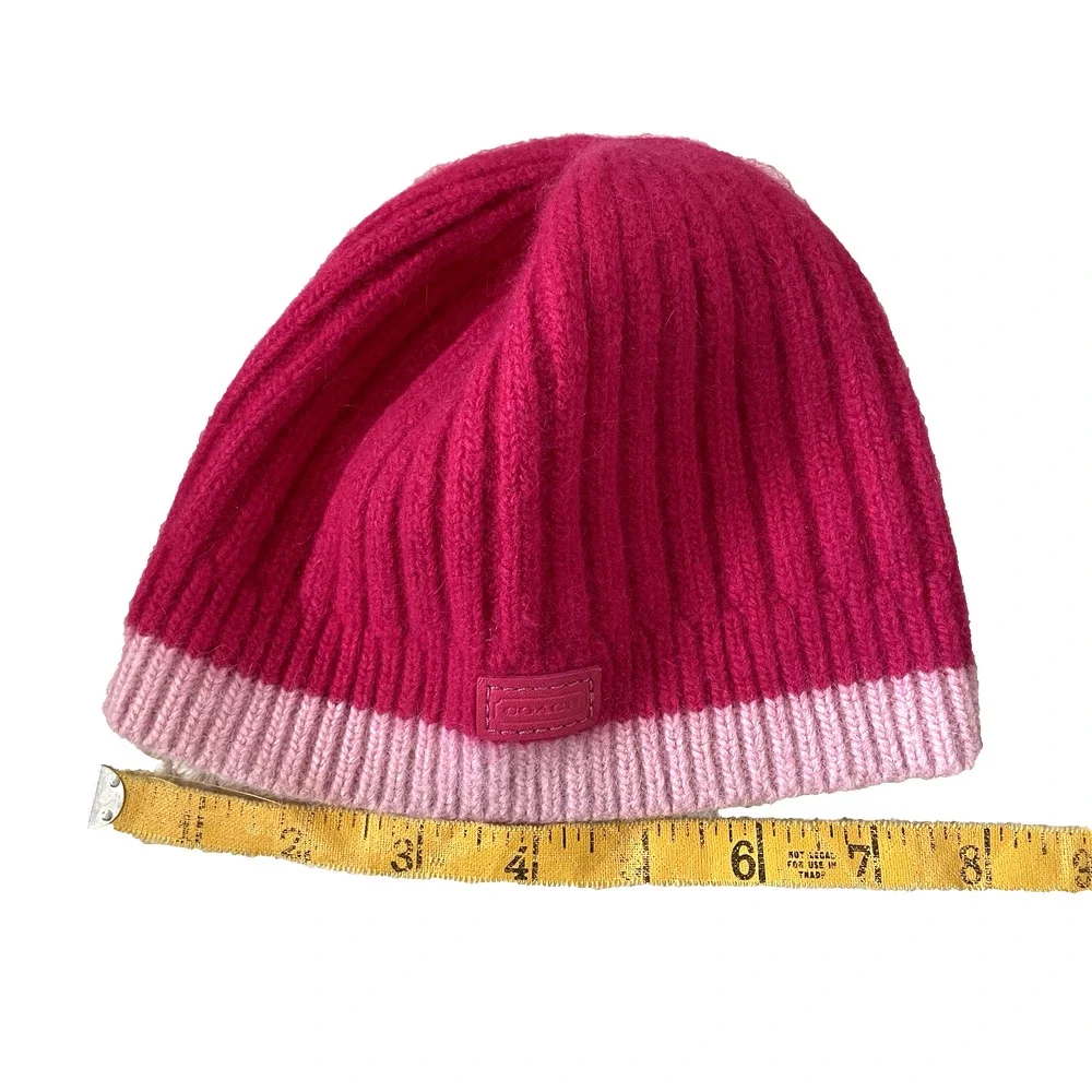 COACH KIDS One Size Pink Cashmere Angora Wool Knit Beanie Hat Leather Logo Patch